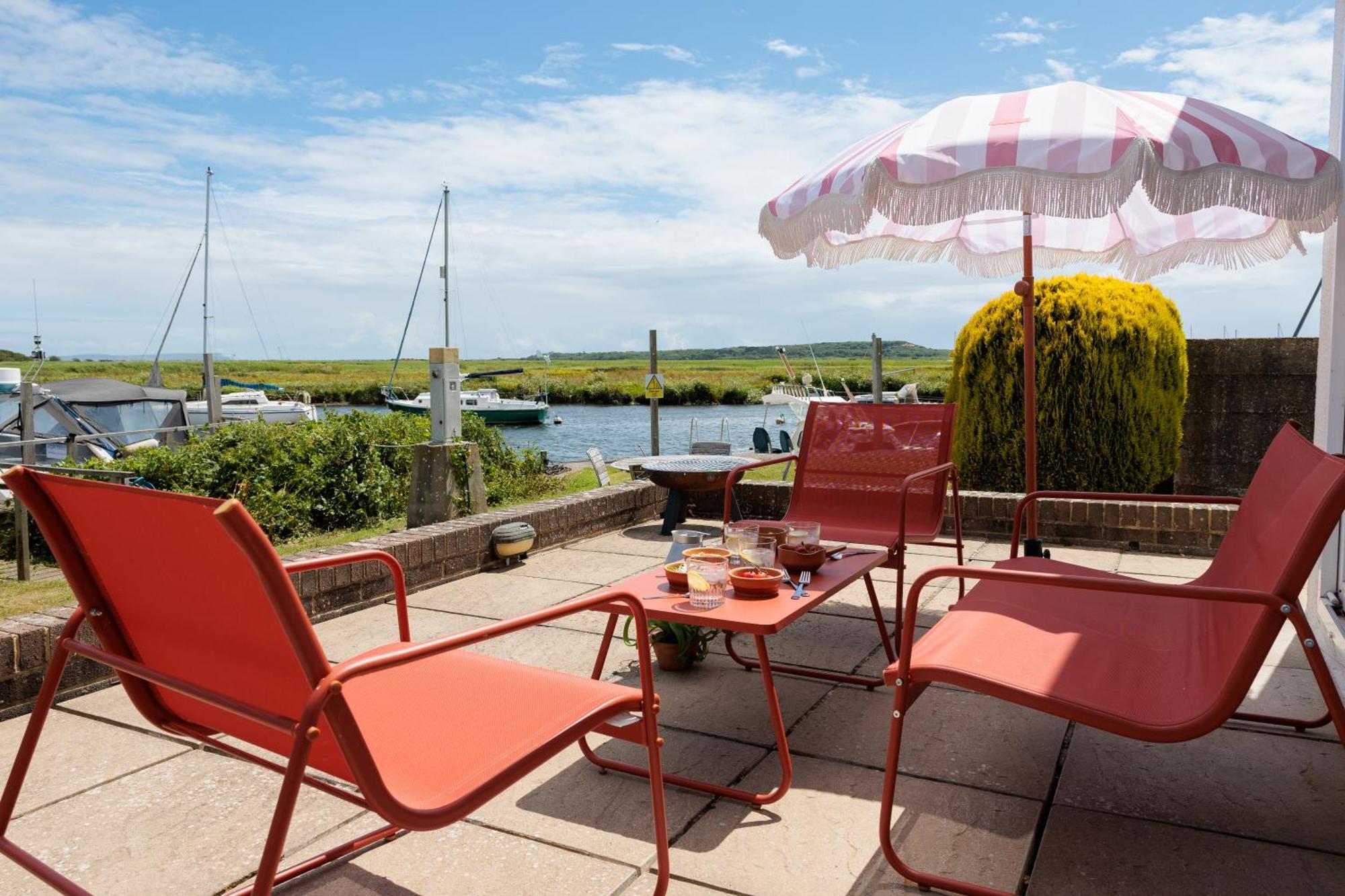 Hot Tub With A View - Christchurch Harbour Exterior foto